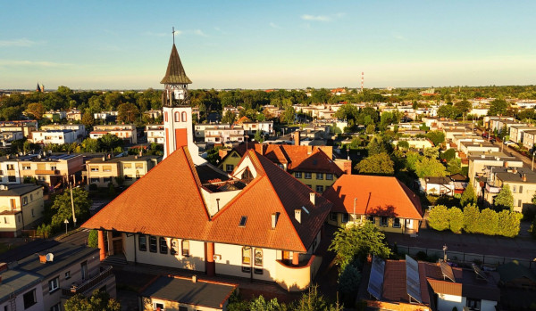  Kościół z zewnąrz 