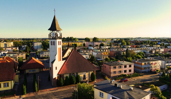  Kościół z zewnąrz 